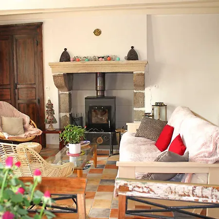 Holiday home Chaleureux Avec Jardin, Cheminee, Velos Et Equipements Eco-responsables A - Fr-1-489-349