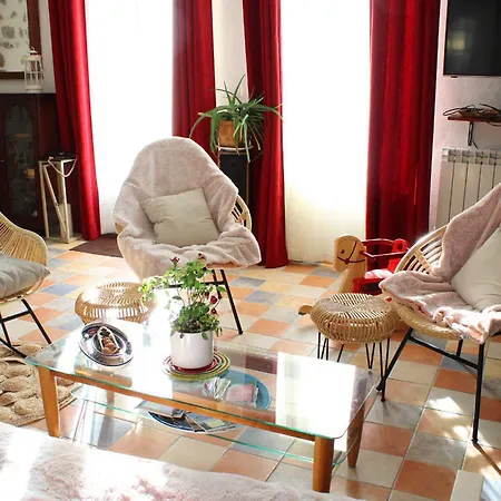 Holiday home Chaleureux Avec Jardin, Cheminee, Velos Et Equipements Eco-responsables A - Fr-1-489-349 *
